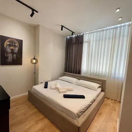 3d / Center Apartment *